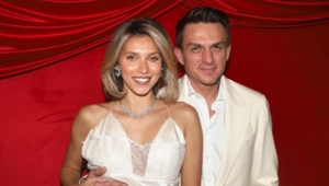 Регина Тодоренко пожаловалась на инфантильность Влада Топалова: «40-летний мальчик» Регина Тодоренко пожаловалась на инфантильность Влада Топалова: «40-летний мальчик»