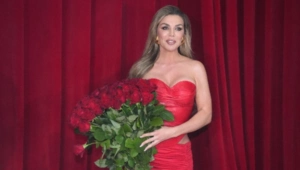 Анна Седокова представила роскошный подарок от загадочного ухажера