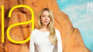 Сидни Суини прокомментировала слухи о проблемных съемках сериала «Эйфория» Сидни Суини прокомментировала слухи о проблемных съемках сериала «Эйфория»