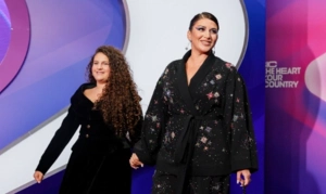 Жасмин поддержала дочь после травли в Сети и рассказала о долгожданном внуке