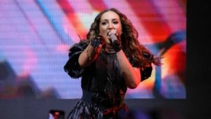 Ольга Бузова сделала дорогой подарок младшей сестре и сорвала планы ее супруга