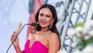 Аида Гарифуллина назвала особенности российской публики: «обожаю русского зрителя» Аида Гарифуллина назвала особенности российской публики: «обожаю русского зрителя»