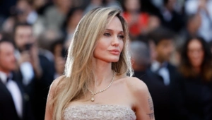 50-летняя Анджелина Джоли кардинально сменила имидж