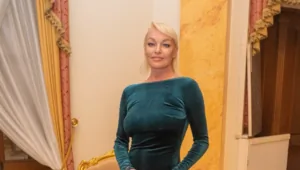 Анастасия Волочкова опубликовала редкие кадры с больным отцом