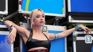 Клава Кока опубликовала бэкстейдж со съемок на Байкале и опровергла обвинения в использовании ИИ