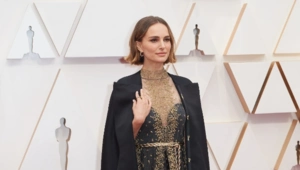 Натали Портман вышла в свет впервые после новостей о беременности