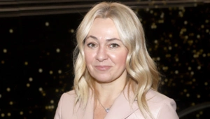 Плющенко и Рудковская впервые появились с обоими детьми на публике: неулыбчивые клоны