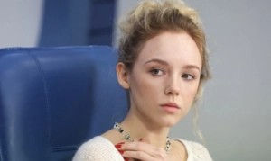 Анастасия Талызина рассказала, что популярность приносит ей дискомфорт Анастасия Талызина рассказала, что популярность приносит ей дискомфорт