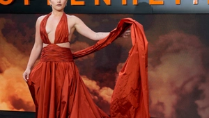 ВИДЕО: звезде фильма «Дюна» и «Оппенгеймер» Флоренс Пью фанат ударил в глаз ВИДЕО: звезде фильма «Дюна» и «Оппенгеймер» Флоренс Пью фанат ударил в глаз