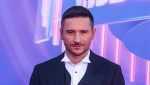 Сергей Лазарев проиграл дочери Анне в баскетбольном матче Сергей Лазарев проиграл дочери Анне в баскетбольном матче
