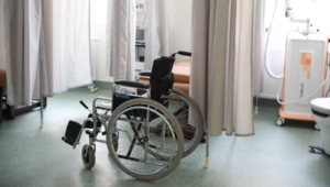 Звезда «Один дома» Тим Карри борется с последствиями инсульта Звезда «Один дома» Тим Карри борется с последствиями инсульта