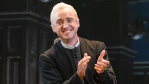 Звезда «Гарри Поттера» Том Фелтон присоединился к популярному тренду в честь Китайского Нового года