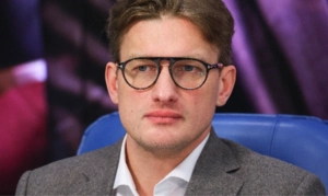 Петр Рыков ответил на вопрос о разнице в возрасте с Мирославой Михайловой