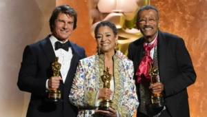 Голливуд просыпается: как прошла премия Governors Awards, на которой блистали звезды кино