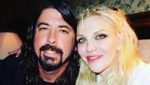 Кортни Лав обвинила фанатов Дэйва Грола в многолетней травле