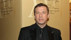 Актер Андрей Мерзликин трогательно поздравил маму с 75-летием Актер Андрей Мерзликин трогательно поздравил маму с 75-летием