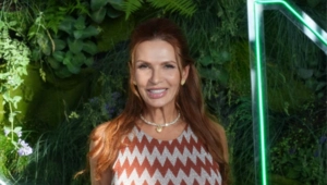 57-летняя Эвелина Бледанс раскрыла секрет стройной фигуры