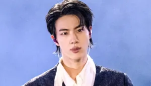 Джин из BTS распродал весь тираж куртки Gucci за $9,900 меньше чем за сутки Джин из BTS распродал весь тираж куртки Gucci за $9,900 меньше чем за сутки