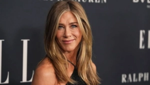 Пенсионер перевел 245 тысяч рублей мошенникам на лечение Дженнифер Энистон