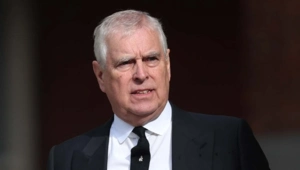 Принц Эндрю хочет заполучить дома племянников Уильяма и Гарри для переезда из 30-комнатного особняка Принц Эндрю хочет заполучить дома племянников Уильяма и Гарри для переезда из 30-комнатного особняка