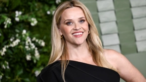 Книга Риз Уизерспун о российских олигархах стала бестселлером в США Книга Риз Уизерспун о российских олигархах стала бестселлером в США