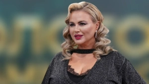 Анна Семенович рассказала о неудачной маммопластике: «Исправляла это за безумные деньги»