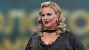 Анна Семенович рассказала о неудачной маммопластике: «Исправляла это за безумные деньги»