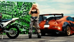 Дрифт, граффити и стритбол в новом клипе Алёны Белой-Ючикатаны Дрифт, граффити и стритбол в новом клипе Алёны Белой-Ючикатаны