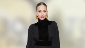 Юлия Барановская вышла в свет в откровенном образе и показала послеоперационный шрам Юлия Барановская вышла в свет в откровенном образе и показала послеоперационный шрам