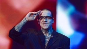 Бывший солист MBAND Артем КИД сделал трогательное предложение своей девушке Бывший солист MBAND Артем КИД сделал трогательное предложение своей девушке