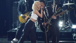 Розэ и Бруно Марс возглавили рейтинг IFPI: «APT.» стала самым продаваемым синглом в мире