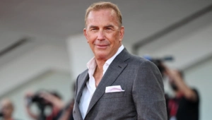 С Кевина Костнера требуют 440 тысяч долларов за одежду через суд