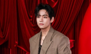 Ви провел прямой эфир с ARMY и объявил о переезде в новый дом Ви провел прямой эфир с ARMY и объявил о переезде в новый дом