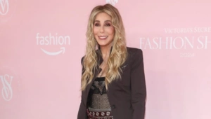 Шер исполнила рождественские хиты на музыкальном шоу после 38-летнего перерыва