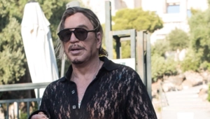 Мики Рурк вернет пожертвованные фанатами деньги