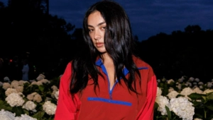 Charli XCX объяснила смену жанра в новом альбоме и значение строчки про «опустевший танцпол»