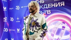 Киркоров высказался о ситуации, когда его волосы «встали дыбом»: «Это стало мемом» Киркоров высказался о ситуации, когда его волосы «встали дыбом»: «Это стало мемом»
