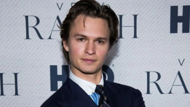 Звезда фильмов «Виноваты звезды» и «Малыш на драйве» впервые стал отцом