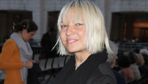 Бывший муж певицы Sia требует от нее 250 тысяч долларов в месяц на содержание Бывший муж певицы Sia требует от нее 250 тысяч долларов в месяц на содержание