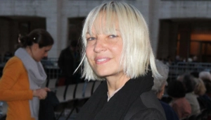 Бывший муж певицы Sia требует от нее 250 тысяч долларов в месяц на содержание Бывший муж певицы Sia требует от нее 250 тысяч долларов в месяц на содержание