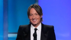 Экс-супруг Николь Кидман Кит Урбан начал жить с молодой возлюбленной