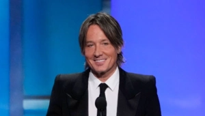 Экс-супруг Николь Кидман Кит Урбан начал жить с молодой возлюбленной