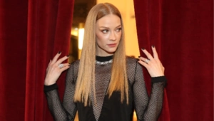 Светлана Ходченкова продемонстрировала тренировку на пилоне Светлана Ходченкова продемонстрировала тренировку на пилоне