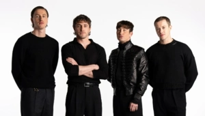 В Сети появились первые фотографии Дикинсона, Мескала, Кеогана и Куинна в образах The Beatles