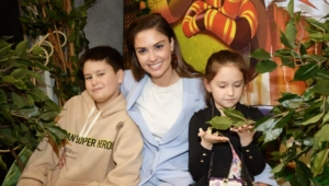 Агата Муцениеце похвасталась спортивным достижением 9-летней дочери