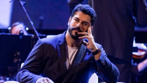 Бурак Озчивит отклонил предложение Никаса Сафронова о совместной выставке