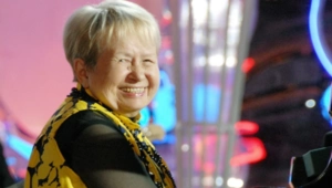 95-летняя Александра Пахмутова поразила зрителей на юбилейном вечере 95-летняя Александра Пахмутова поразила зрителей на юбилейном вечере