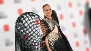 60-летняя Сара Джессика Паркер вышла в свет в необычном «рыбном» платье