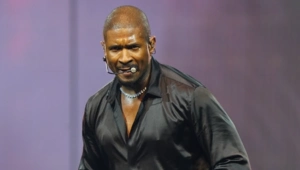 Usher анонсировал новый проект об «определенном периоде» сценической жизни Usher анонсировал новый проект об «определенном периоде» сценической жизни