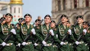 Звезды сцены в строю: молодые актеры и музыканты, проходящие и завершившие военную службу